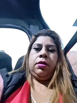 Snapshot of Laura-Hernandez chatting on January 31, 11:13 pm Laura-Hernandez online show from January 31, 11:13 pm