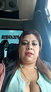 Snapshot of Laura-Hernandez chatting on February 1, 3:39 pm Laura-Hernandez online show from February 1, 3:39 pm