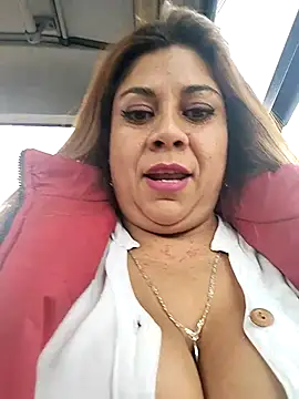 Snapshot of Laura-Hernandez chatting on February 14, 9:21 pm Laura-Hernandez online show from February 14, 9:21 pm
