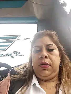 Snapshot of Laura-Hernandez chatting on February 22, 3:58 pm Laura-Hernandez online show from February 22, 3:58 pm