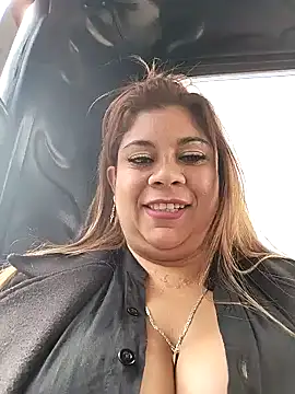Snapshot of Laura-Hernandez chatting on March 1, 2:55 pm Laura-Hernandez online show from March 1, 2:55 pm