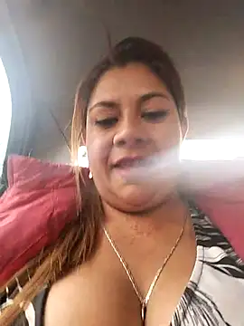 Snapshot of Laura-Hernandez chatting on March 11, 9:04 pm Laura-Hernandez online show from March 11, 9:04 pm