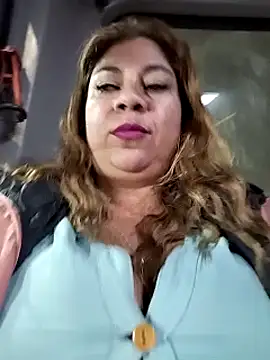 Snapshot of Laura-Hernandez chatting on March 15, 3:59 pm Laura-Hernandez online show from March 15, 3:59 pm