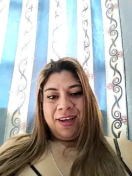 Snapshot of Laura-Hernandez chatting on September 11, 3:01 pm Laura-Hernandez online show from September 11, 3:01 pm