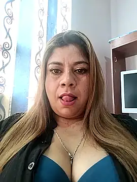 Snapshot of Laura-Hernandez chatting on September 16, 2:40 pm Laura-Hernandez online show from September 16, 2:40 pm