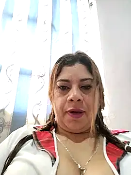 Snapshot of Laura-Hernandez chatting on September 18, 3:25 pm Laura-Hernandez online show from September 18, 3:25 pm
