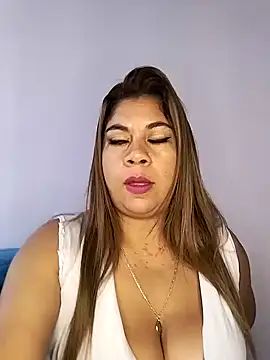 Snapshot of Laura-Hernandez chatting on October 16, 2:29 pm Laura-Hernandez online show from October 16, 2:29 pm