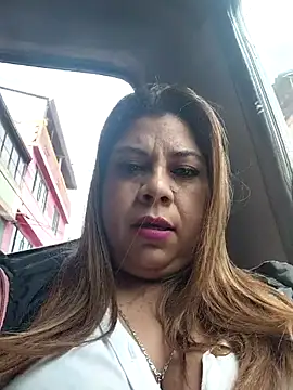 Snapshot of Laura-Hernandez chatting on October 29, 2:19 pm Laura-Hernandez online show from October 29, 2:19 pm