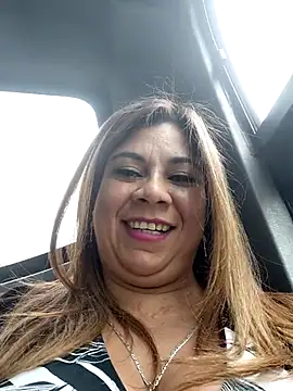 Snapshot of Laura-Hernandez chatting on October 30, 3:46 pm Laura-Hernandez online show from October 30, 3:46 pm