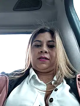 Snapshot of Laura-Hernandez chatting on November 12, 4:29 pm Laura-Hernandez online show from November 12, 4:29 pm