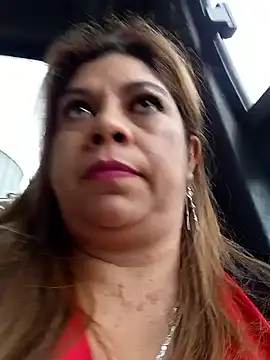 Snapshot of Laura-Hernandez chatting on November 14, 3:22 pm Laura-Hernandez online show from November 14, 3:22 pm