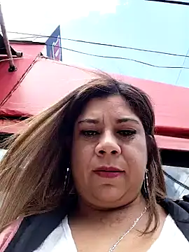 Snapshot of Laura-Hernandez chatting on November 18, 4:22 pm Laura-Hernandez online show from November 18, 4:22 pm