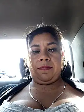 Snapshot of Laura-Hernandez chatting on November 22, 2:49 pm Laura-Hernandez online show from November 22, 2:49 pm