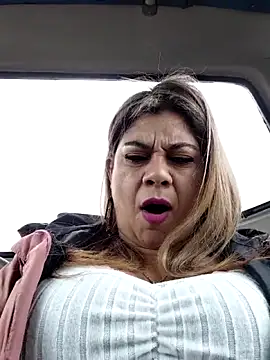 Snapshot of Laura-Hernandez chatting on November 25, 2:39 pm Laura-Hernandez online show from November 25, 2:39 pm