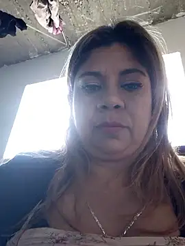 Laura-Hernandez online show from January 15, 1:37 pm