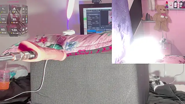 kira touka online show from November 27, 3:08 am