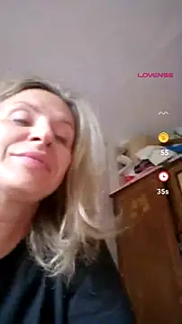 Snapshot of YourJuliena chatting on July 24, 5:00 pm YourJuliena online show from July 24, 5:00 pm