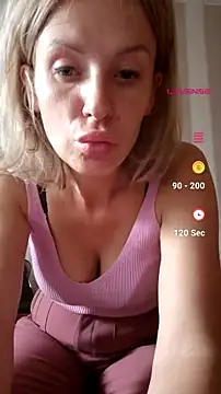 Snapshot of YourJuliena chatting on August 4, 4:20 pm YourJuliena online show from August 4, 4:20 pm