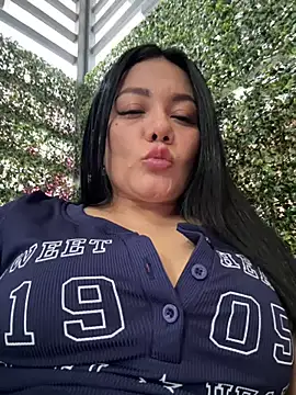 Snapshot of Abril10_ chatting on December 7, 9:33 pm Abril10 online show from December 7, 9:33 pm