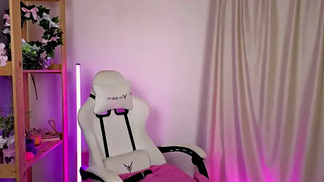 MelissaLovvv online show from September 17, 5:20 am