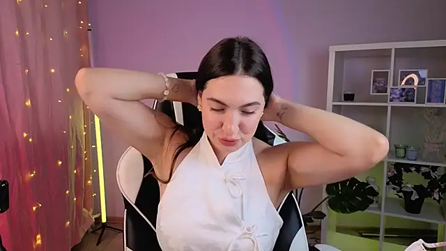 Snapshot of MelissaLovvv chatting on June 30, 4:13 am MelissaLovvv online show from June 30, 4:13 am