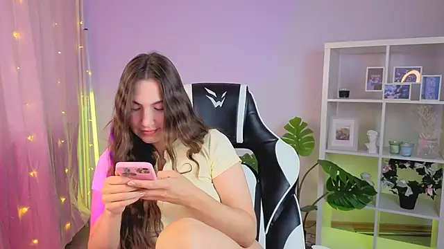 Snapshot of MelissaLovvv chatting on July 10, 3:44 am MelissaLovvv online show from July 10, 3:44 am