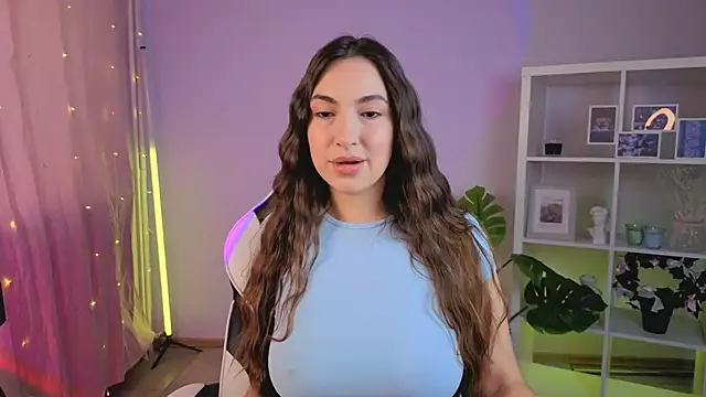 Snapshot of MelissaLovvv chatting on July 12, 10:17 am MelissaLovvv online show from July 12, 10:17 am