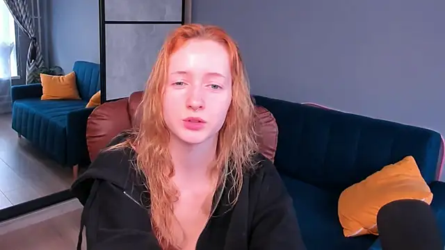 Snapshot of OddlyFamiliar chatting on January 30, 12:59 pm OddlyFamiliar online show from January 30, 12:59 pm