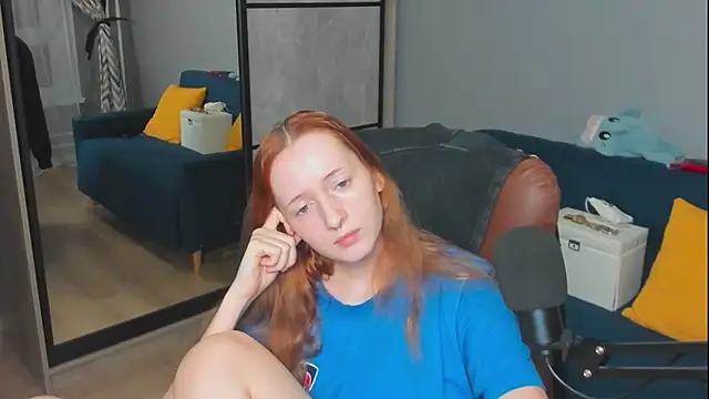Snapshot of OddlyFamiliar chatting on September 23, 3:48 pm OddlyFamiliar online show from September 23, 3:48 pm
