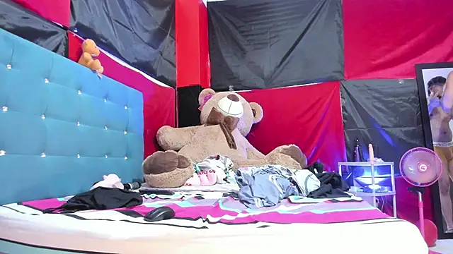 Snapshot of daamonxxx19 chatting on March 12, 8:41 pm daamonxxx19 online show from March 12, 8:41 pm