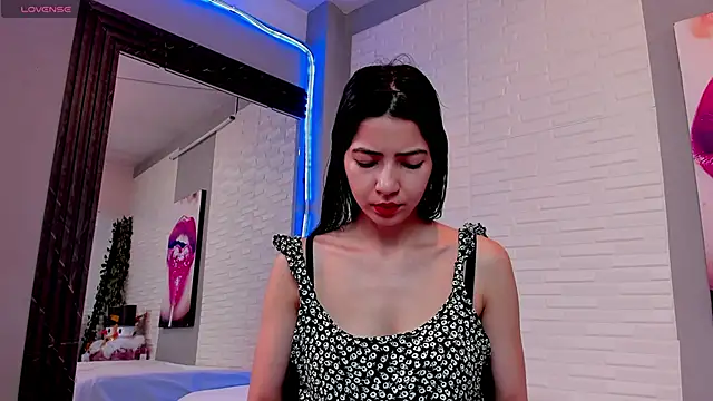 sweetieandjuicyy online show from December 4, 2:04 pm
