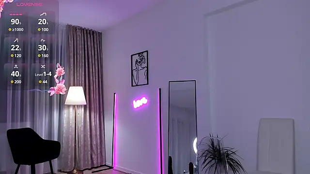 JuicyyPeach  online show from January 26, 2:24 am