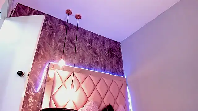 megan 100 online show from December 4, 7:01 pm