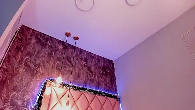 megan 100 online show from December 15, 7:31 pm