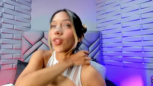 BriannaHarps online show from March 1, 2:04 am