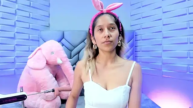 BriannaHarps online show from March 3, 7:17 pm
