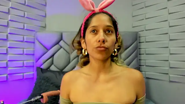 BriannaHarps online show from March 11, 8:31 pm