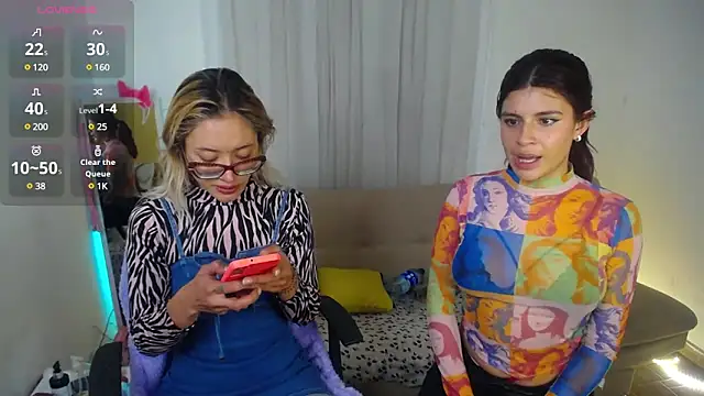 Snapshot of 911Calling chatting on January 23, 7:29 pm 911Calling online show from January 23, 7:29 pm