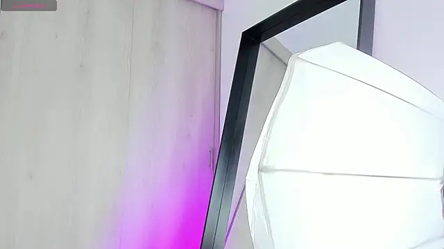 Snapshot of teemotwink chatting on December 8, 2:19 pm teemotwink online show from December 8, 2:19 pm