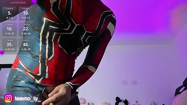 Snapshot of teemotwink chatting on February 9, 10:32 pm teemotwink online show from February 9, 10:32 pm