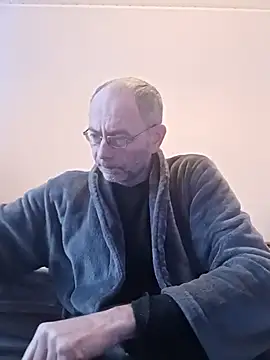 Snapshot of BesterJunge45 chatting on February 19, 7:06 am BesterJunge45 online show from February 19, 7:06 am