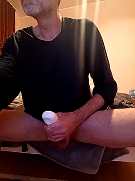 Snapshot of BesterJunge45 chatting on November 30, 7:34 am BesterJunge45 online show from November 30, 7:34 am