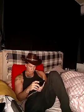 Lovely milk online show from December 11, 3:15 pm