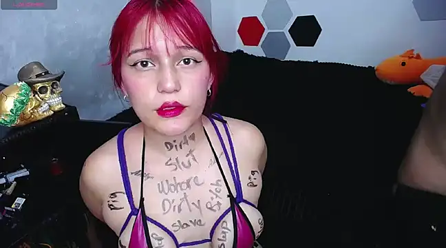Snapshot of mysteery_katty_ chatting on February 24, 9:09 pm mysteery katty online show from February 24, 9:09 pm