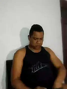 Snapshot of latinblack01 chatting on December 9, 7:39 pm latinblack01 online show from December 9, 7:39 pm