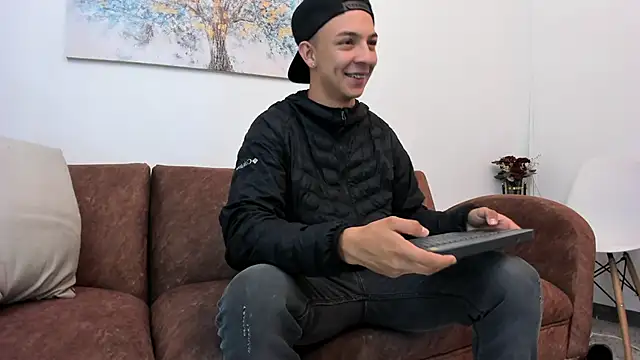 Samuel Up online show from February 13, 4:00 am