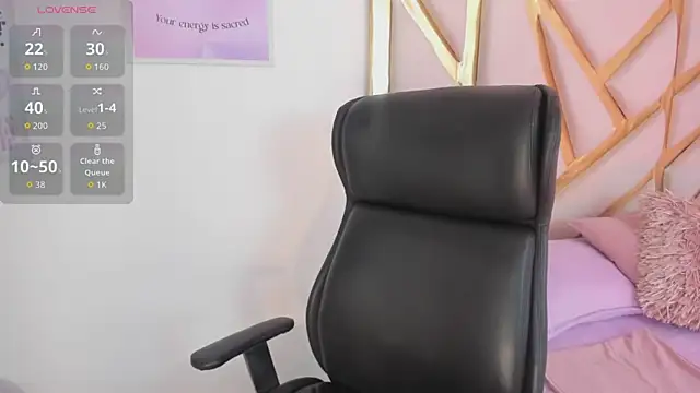 Snapshot of LanaJones_ chatting on April 21, 12:33 pm LanaJones online show from April 21, 12:33 pm