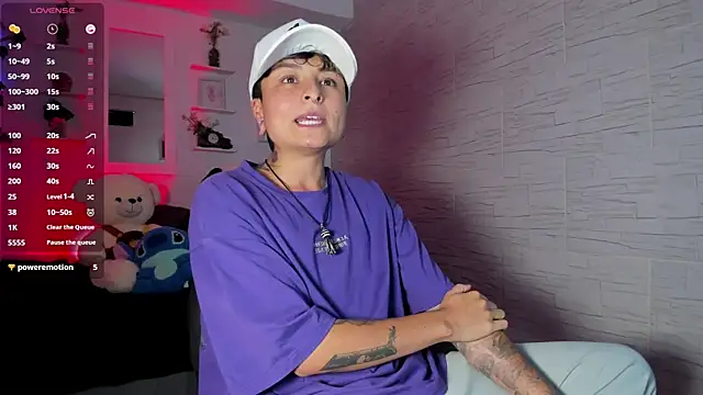 Snapshot of ZuryRamirez_ chatting on September 29, 8:24 pm ZuryRamirez online show from September 29, 8:24 pm