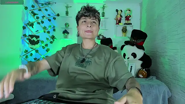 Snapshot of ZuryRamirez_ chatting on October 6, 9:01 pm ZuryRamirez online show from October 6, 9:01 pm