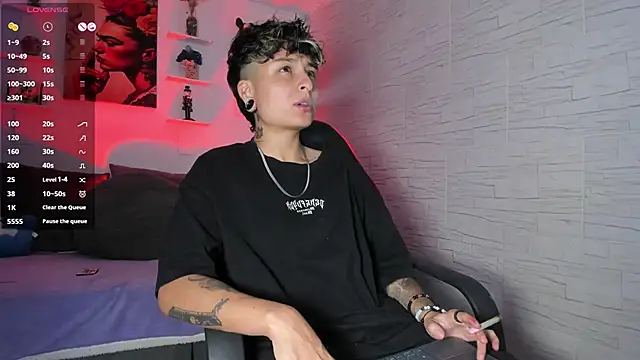 Snapshot of ZuryRamirez_ chatting on November 8, 8:40 pm ZuryRamirez online show from November 8, 8:40 pm